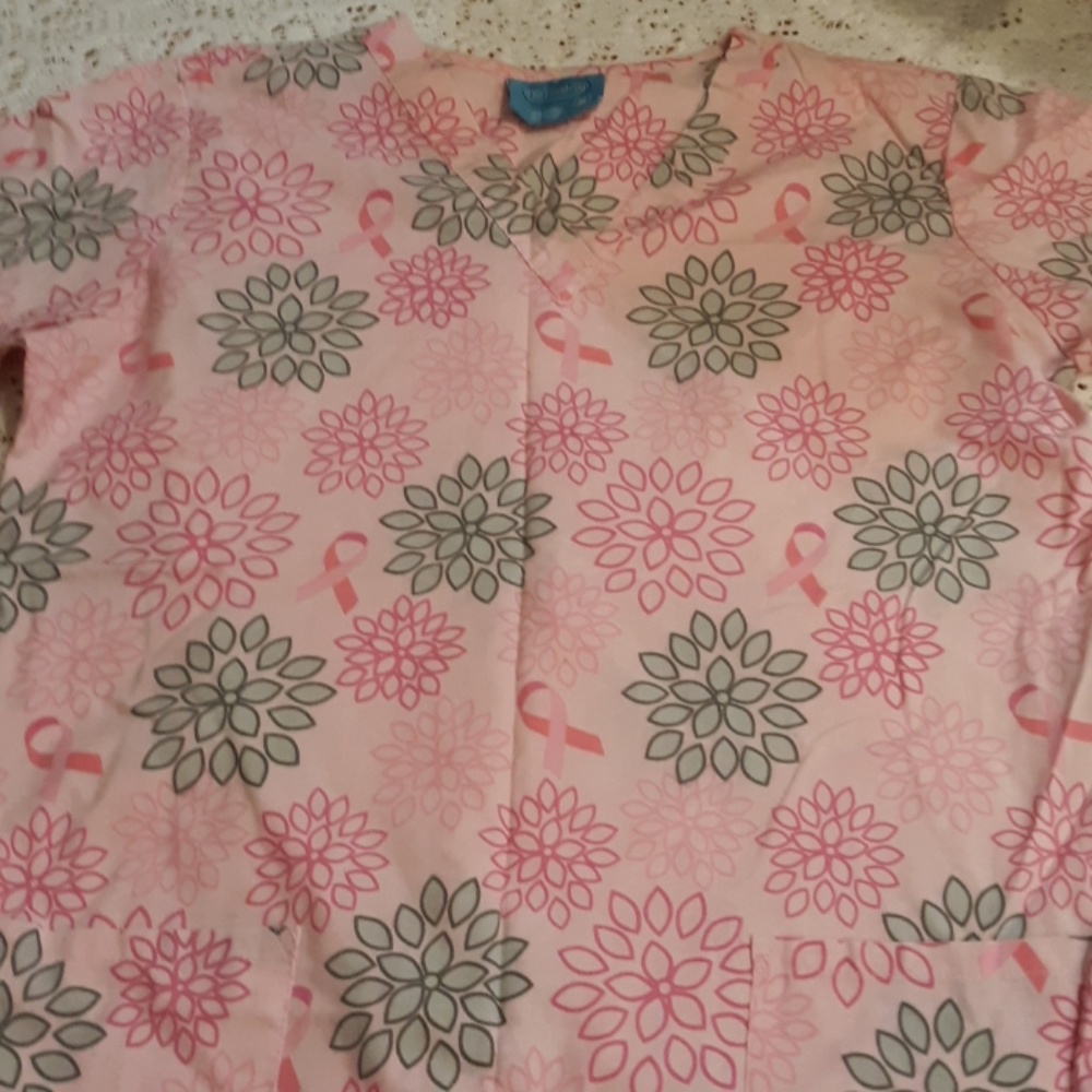 THE SCRUB CO. BREAST CANCER AWARENESS SCRUB TOP